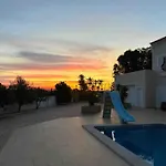 فيلة Sunset Haven *